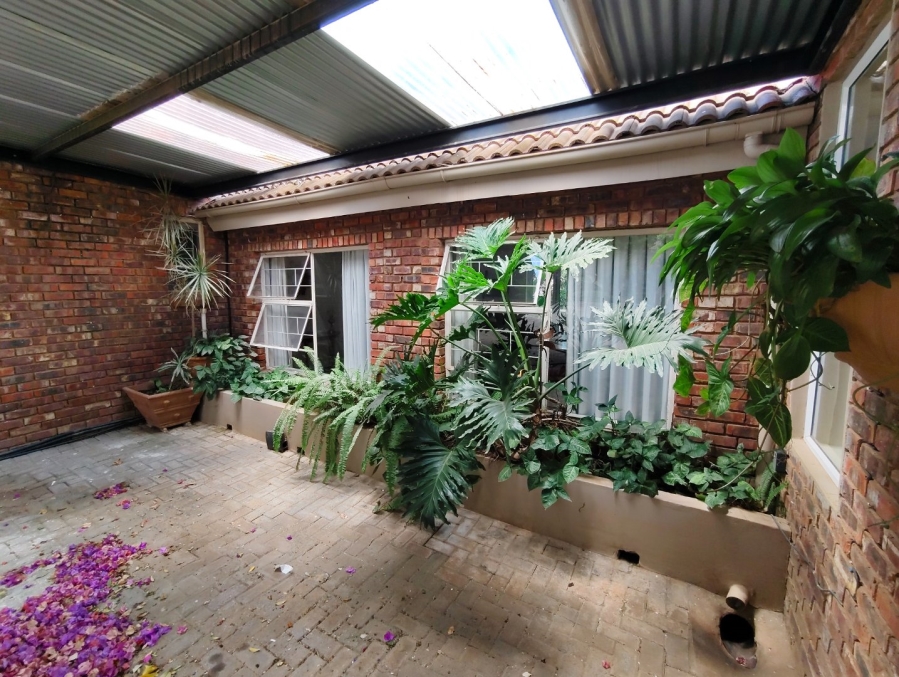 To Let 3 Bedroom Property for Rent in Pentagon Park Free State